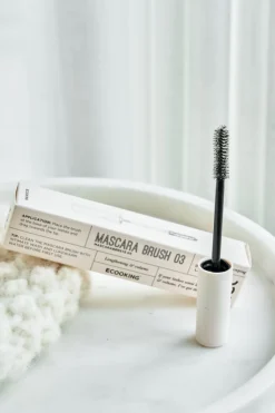 03 Length & Volume Mascara Brush