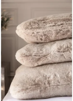 Adalyn Pude, Sand, 50x70 cm