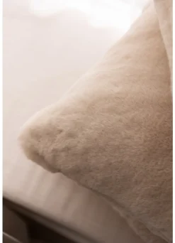 Adalyn Pude, Sand, 50x70 cm