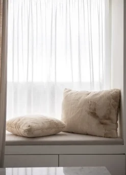 Adalyn Pude, Sand, 50x70 cm