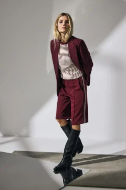 AminaCC Crease Bermuda Shorts, Burgundy, M