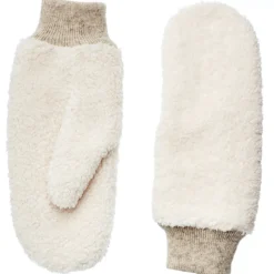 Anne Vanter, Off White