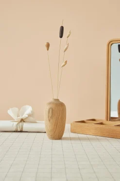 Bloom Trævase, Natur