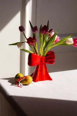 Bow Vase. Red