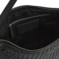 Claudia Taske, Black