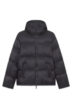 Claus Jakke, Black, M