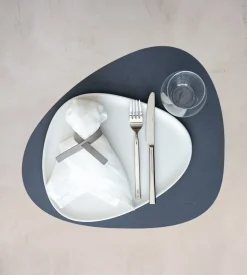 Curve Nupo Dækkeserviet, Mørkeblå, 37x44 cm