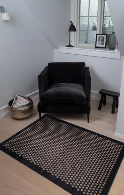 Dot Gulvmåtte, Sort/Sand, 90x130 cm