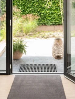 Dot Gummi Dørmåtte, Black, 60x90 cm