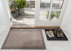 Dot Skobakke, Black, 38x48 cm