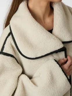 Edmund Teddy Jakke, Ivory, 38