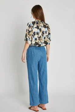 Elli Bukser, Blue Denim, 38