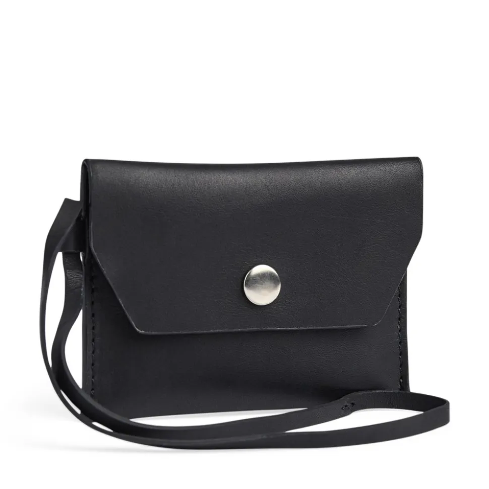 Everly Charm, Black