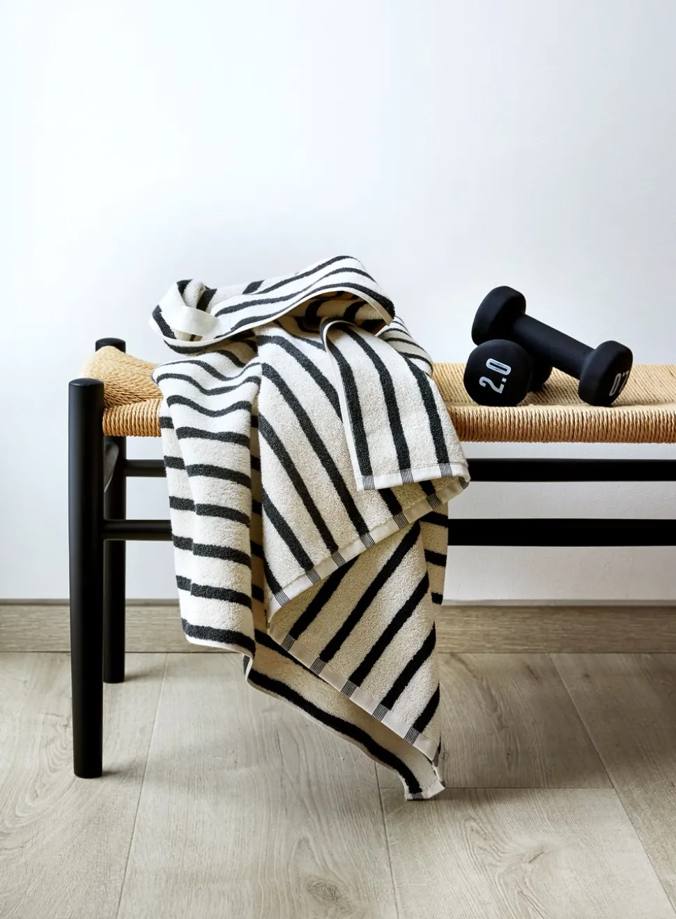 Everyday Stripe Håndklæde, Antracit, 70x140 cm