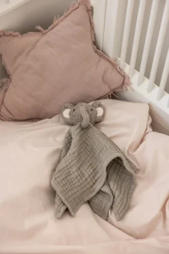 Finley Nusseklud, Grå