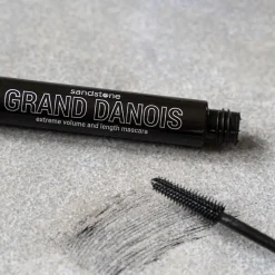 Grand Danois Mascara, Black