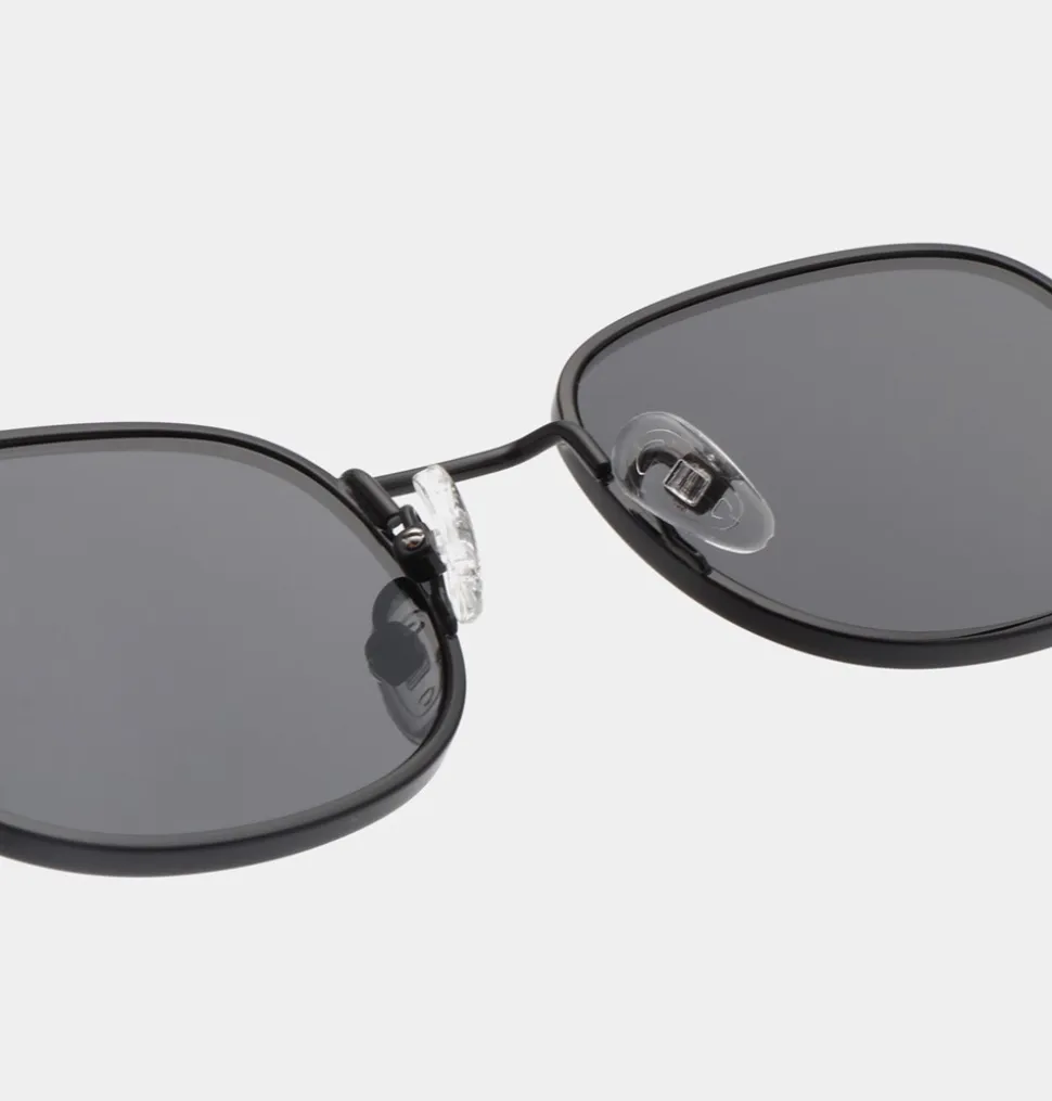 Hello Solbriller, Black