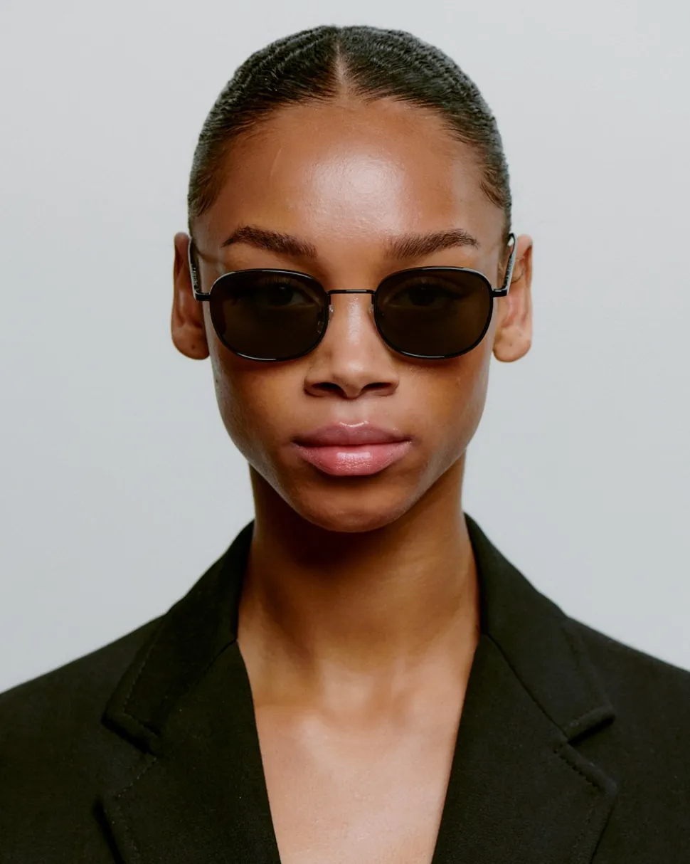 Hello Solbriller, Black