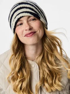 Juanita Hat, Bluing Birch