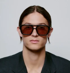 Kaya Solbriller, Black