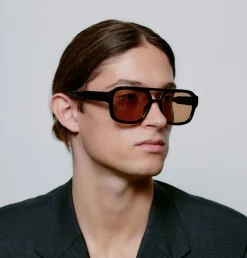 Kaya Solbriller, Black