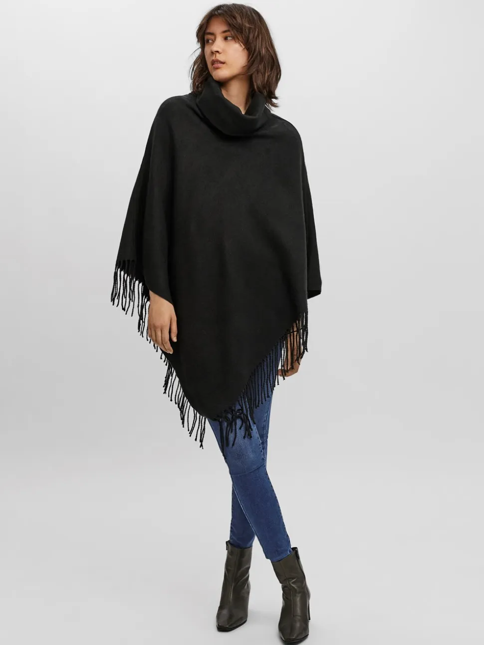 Kleo Poncho, Black