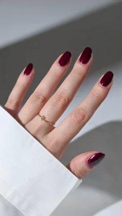 L’Oxygéné Nail Polish, Kirsch Kiss