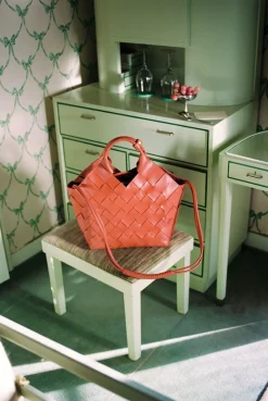 Misu Skuldertaske, Henna