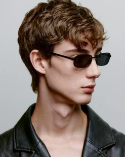 Noah Solbriller, Black