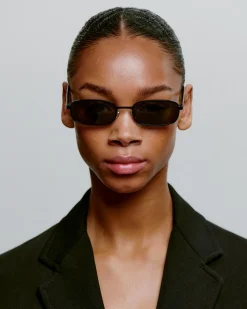 Noah Solbriller, Black