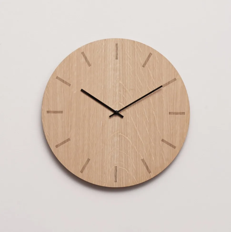 Oak Vægur, Light Oak/Black, Ø38 cm