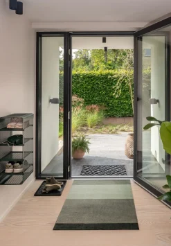 Stripe Horisontal Gulvtæppe, Grøn/Støvet/Mørk Grøn, 90x130 cm