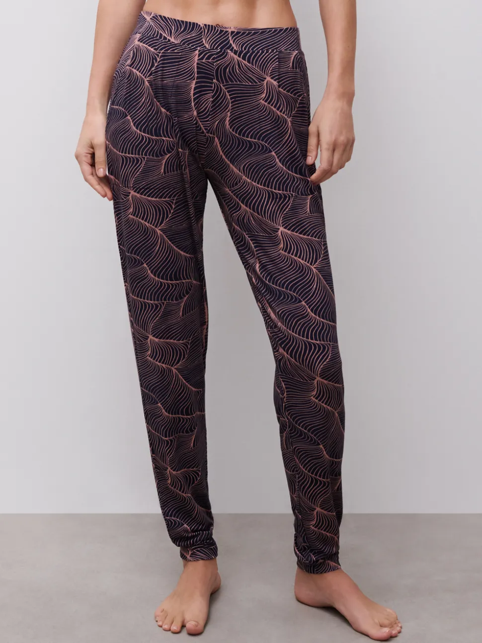 Yara Natbukser, Blush Waves, 40